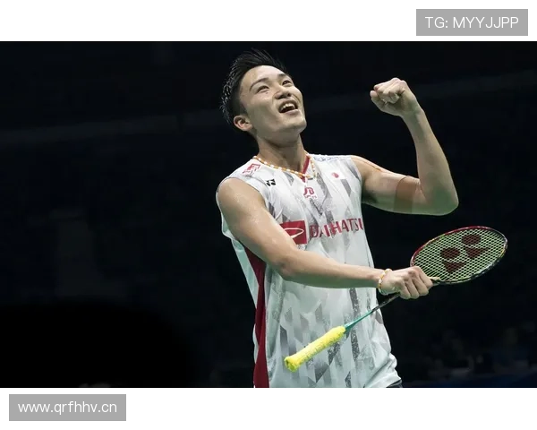 桃田贤斗训练完直接睡球场，这哪是打羽毛球，简直是修仙